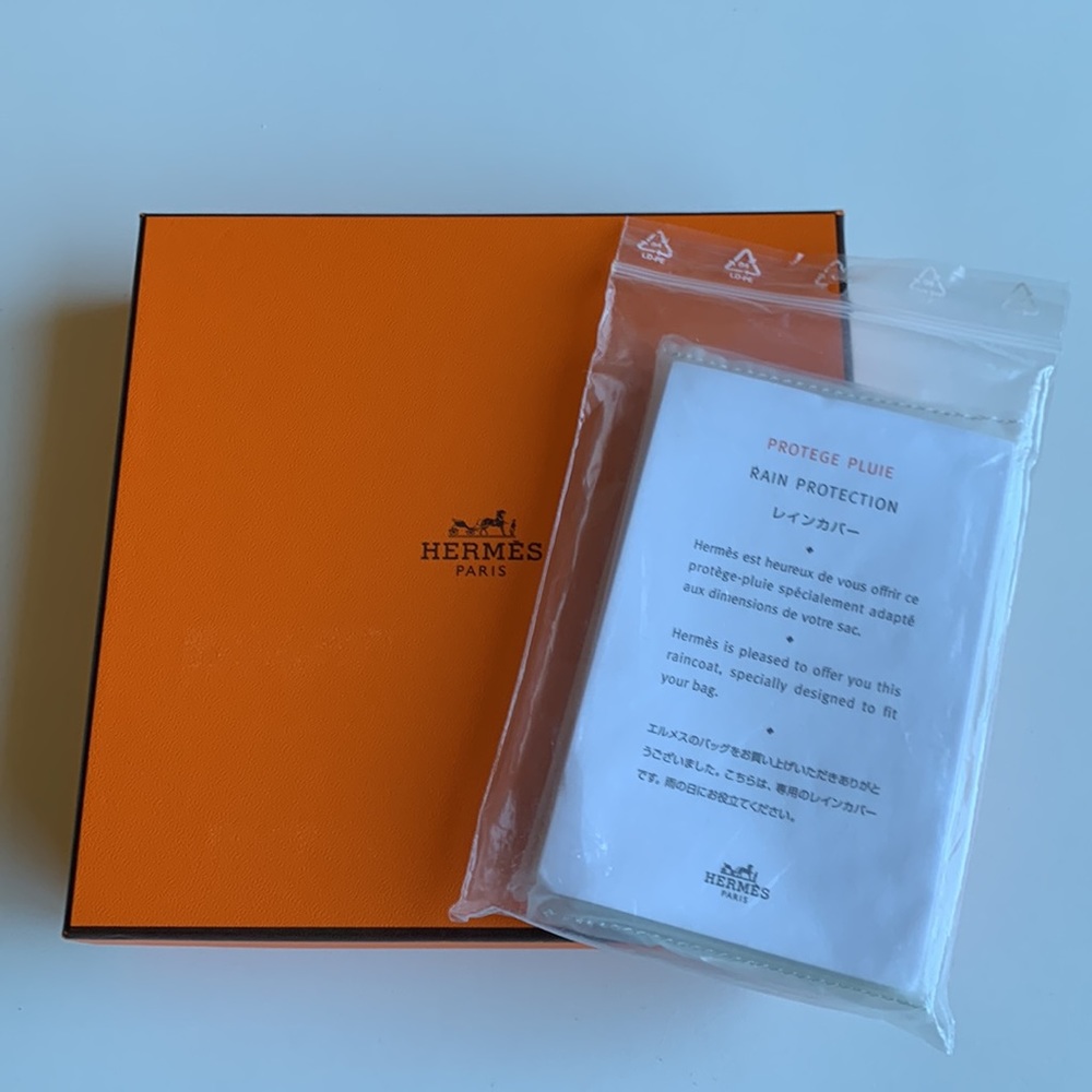 NIP Authentic Hermès “Raincoat” #4 (for Bolide bags) (Discontinued!)